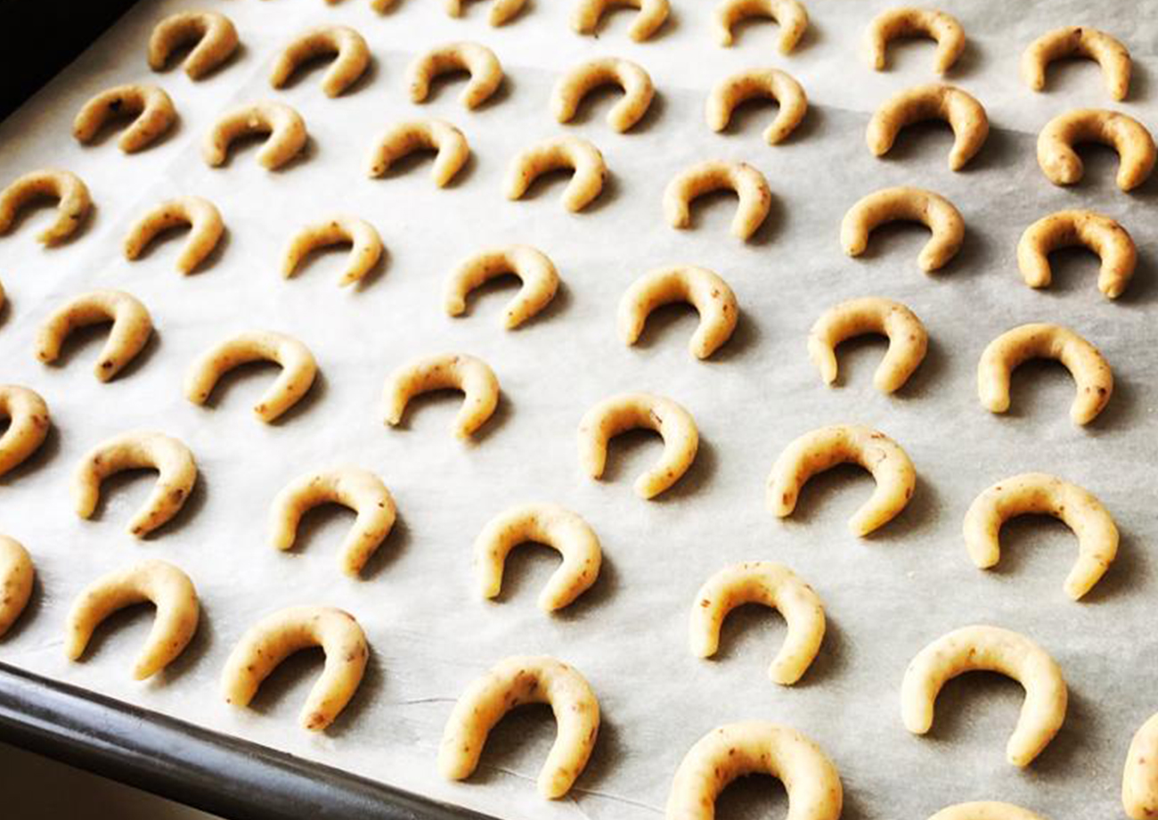 Vanillekipferln auf einem Blech